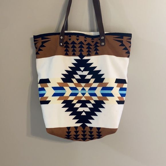 Aztec Tan & Cream Shoulder Bag - Picture 5 of 8